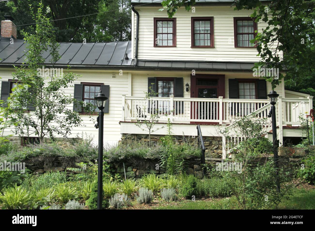 Waterford, VA, USA. 19th century construction with stone foundation. Stock Photo