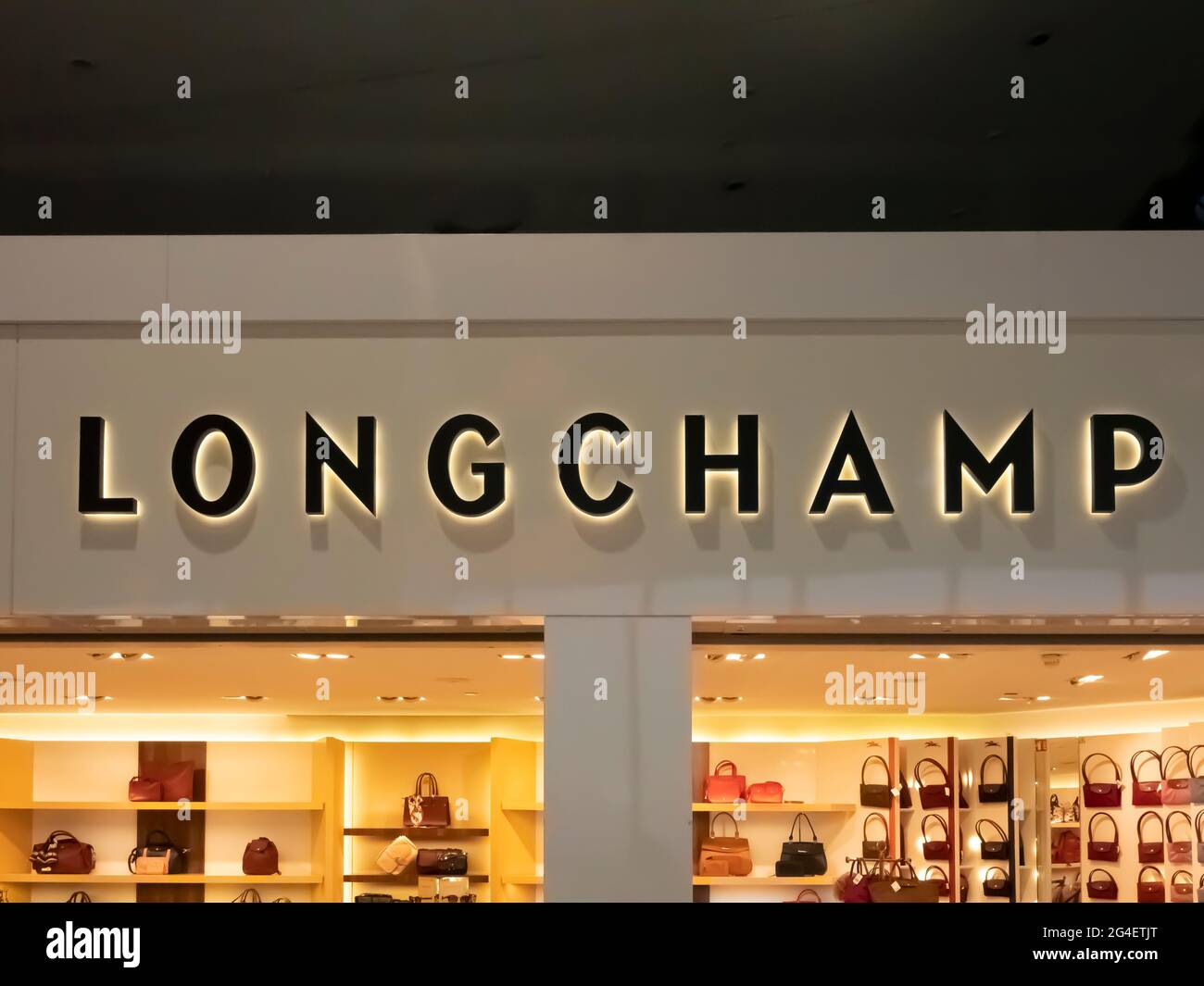 Duty free world hi res stock photography and images Page 4 Alamy