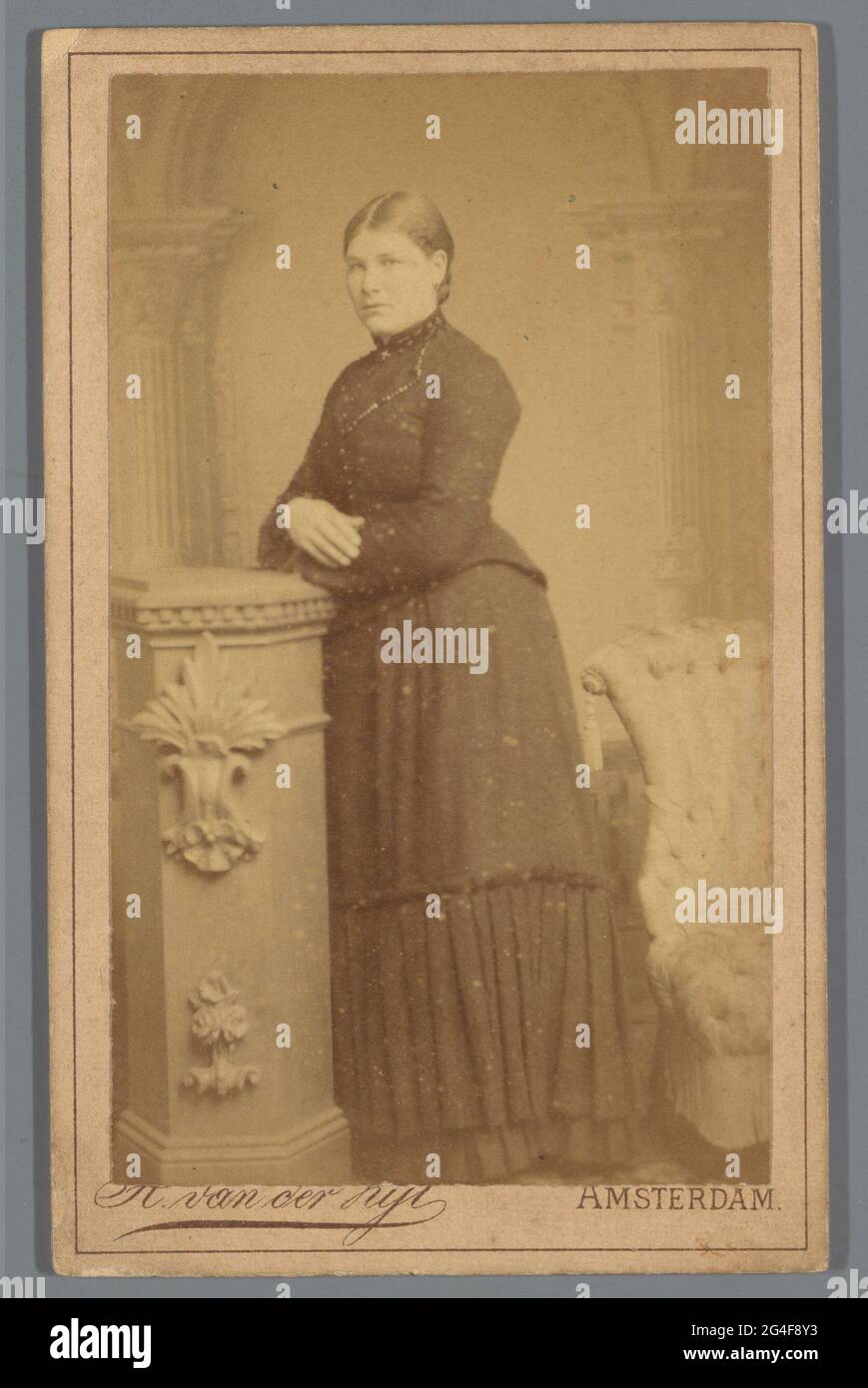 Historical portrait depiction woman hi-res stock photography and images ...