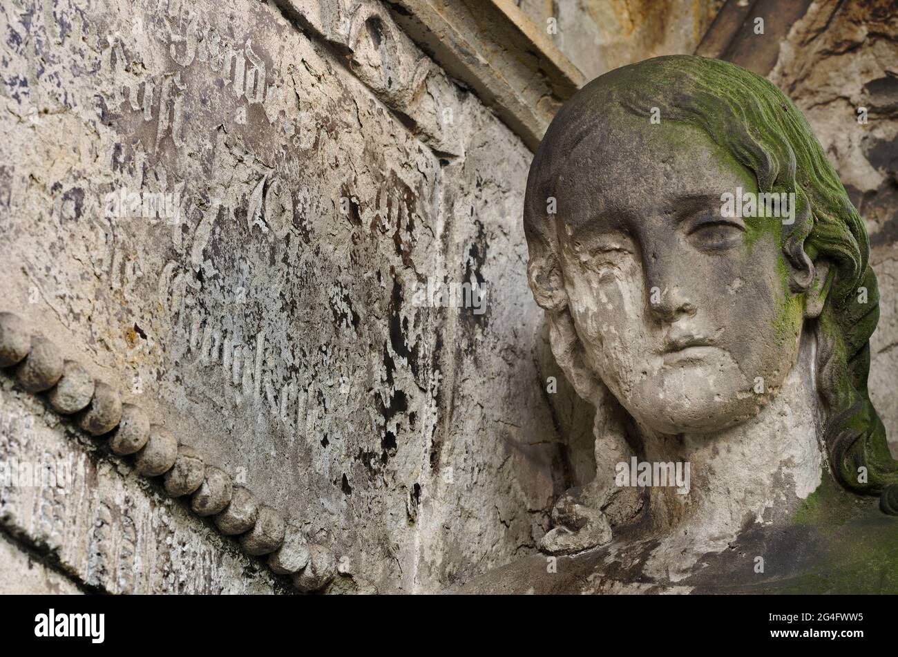 Stone statue weathered damaged hires stock photography and images Alamy