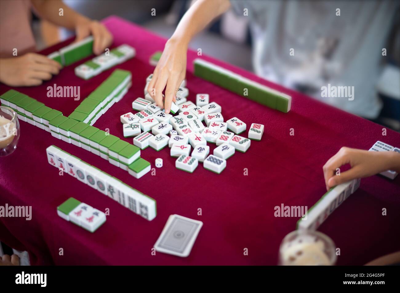 Mahjong online game hi-res stock photography and images - Alamy