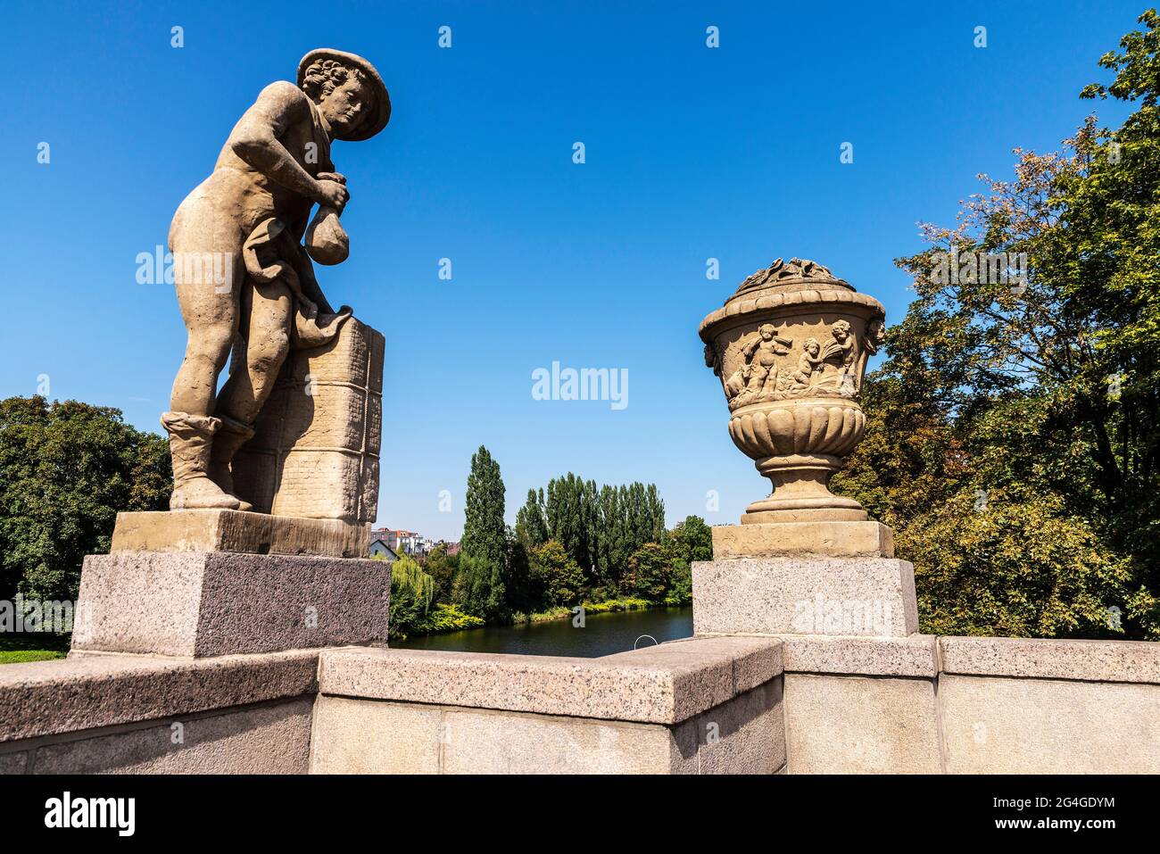 Puppenbrücke hi-res stock photography and images - Alamy