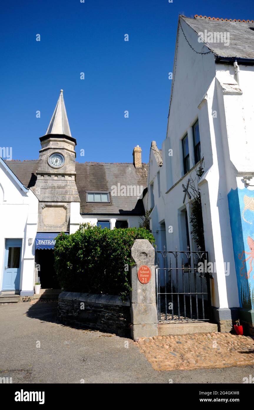 The School House at Port Isaac in Conrwall Stock Photo Alamy