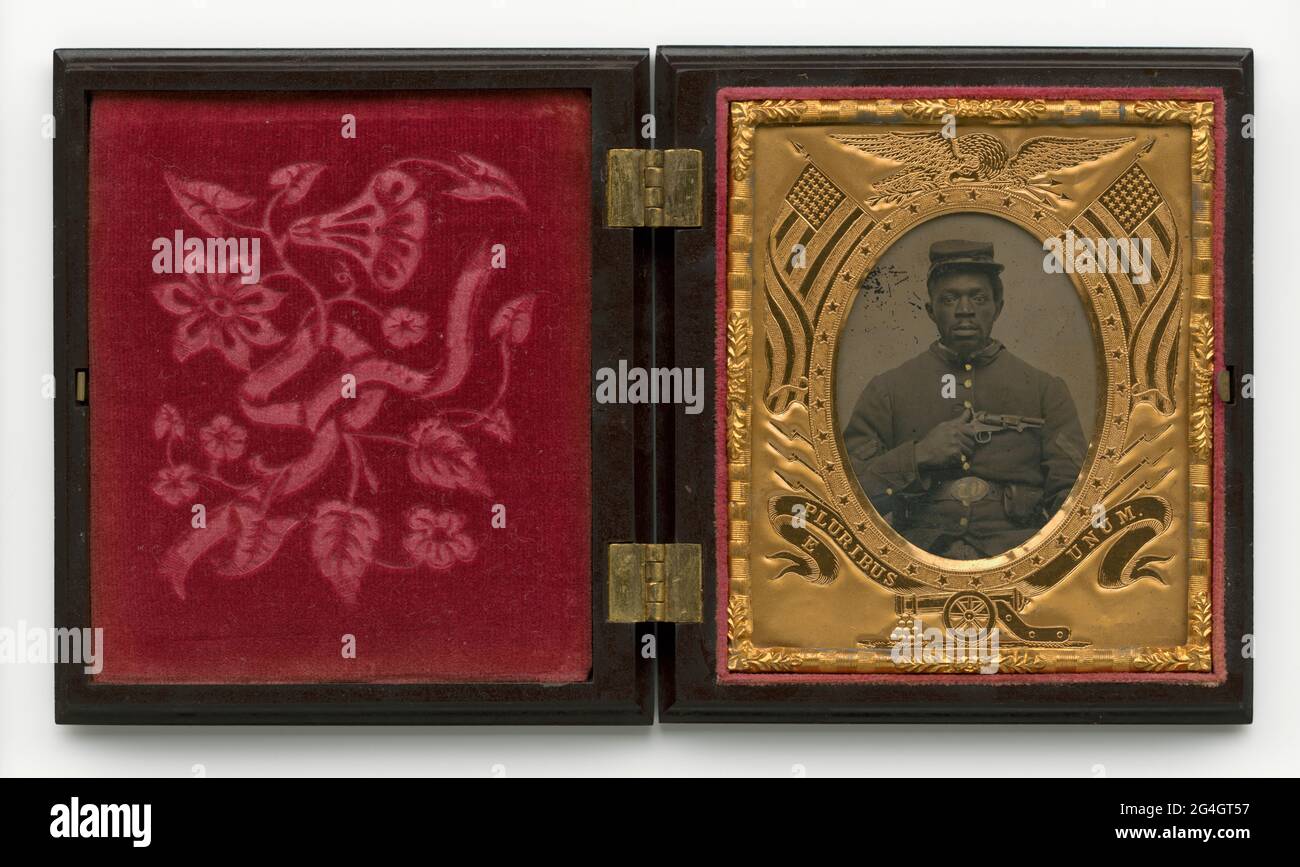 In Black Thermoplastic Case With Brass Hinges And Red Velvet Liner Preserver And Mat Brass Decorated With Eagle 2 American Flags Cannon And E Pluribus Unum Set In A Red Velvet Liner