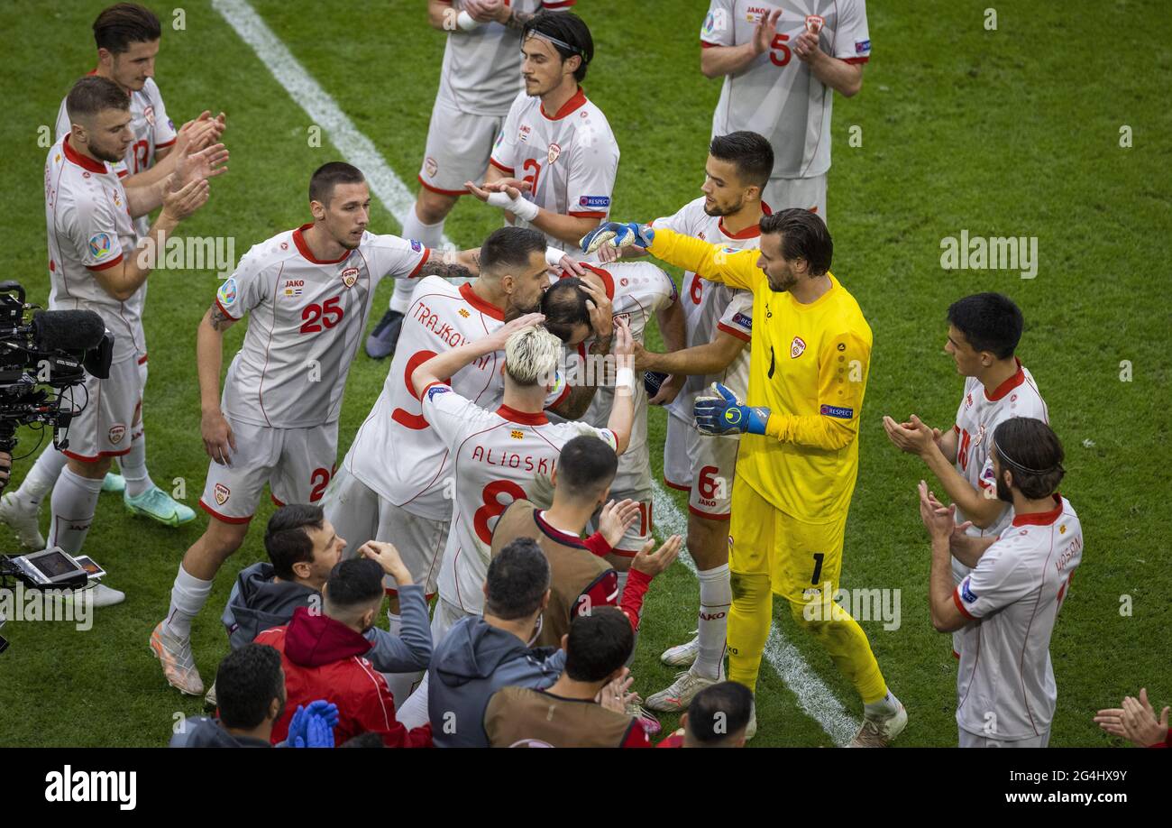 Auswechslung von Goran Pandev (MAZ)      Nordmazedonien - Niederlande  Amsterdam, 21.06.2021, Fussball, Saison 2020/21  Foto: Moritz Müller  Copyright Stock Photo