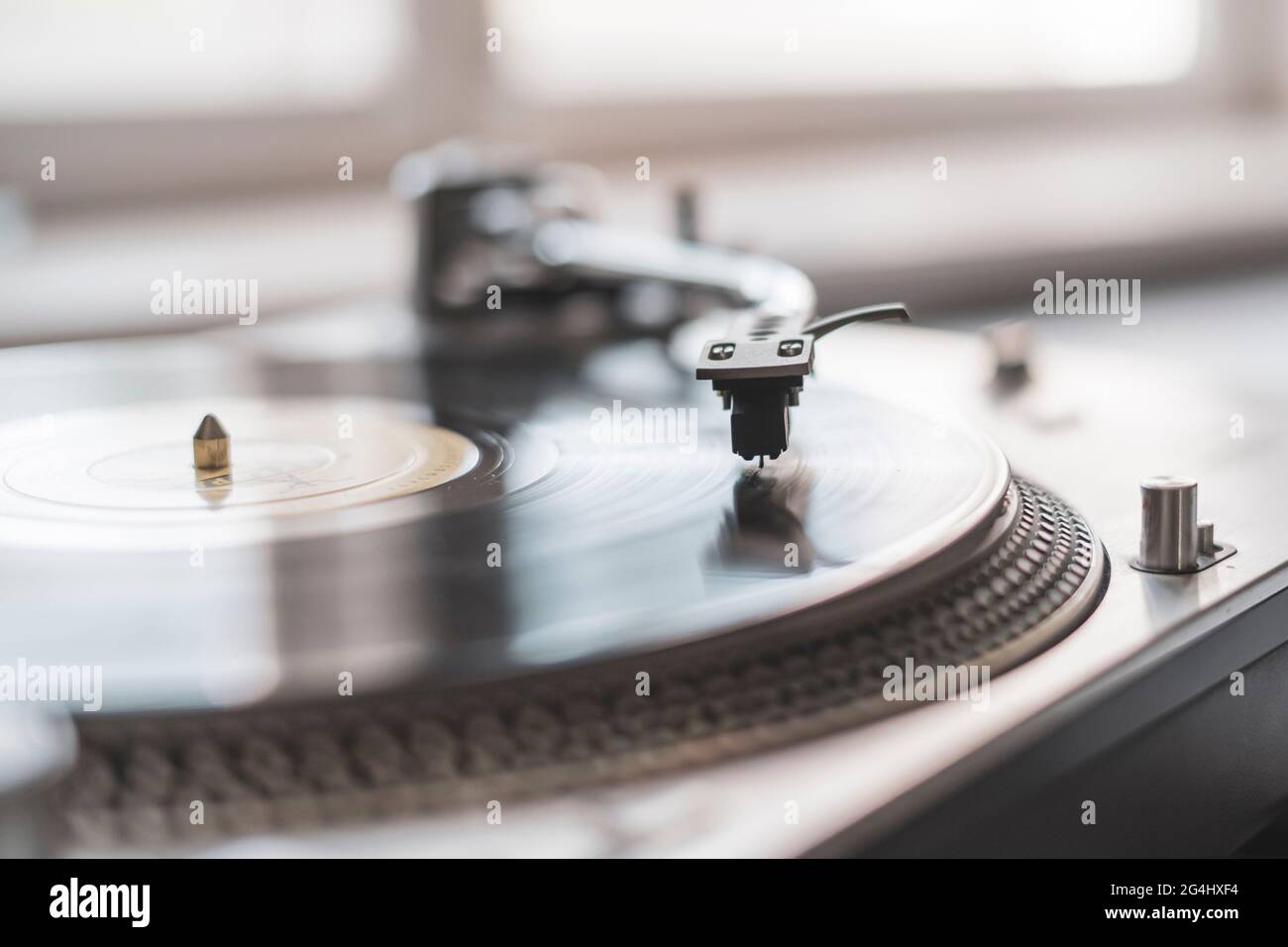 Macro Close Up Record Player Needle Playing The Vinyl Disc Old Fashioned Retro Music Player Stock Photo Alamy