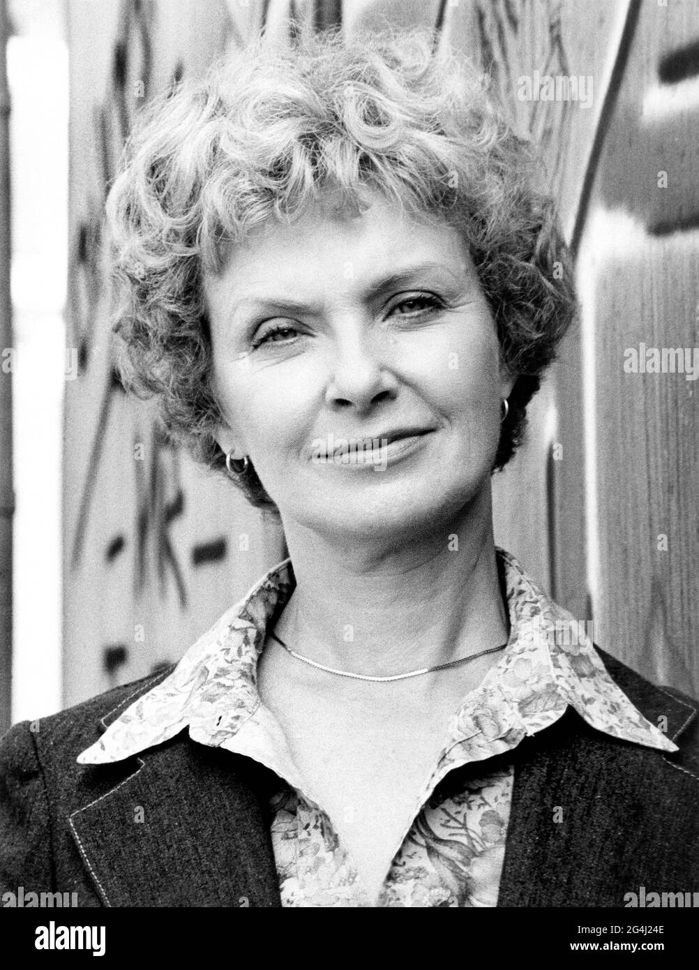 Joanne Woodward, Head and Shoulders Publicity Portrait for the TV Film