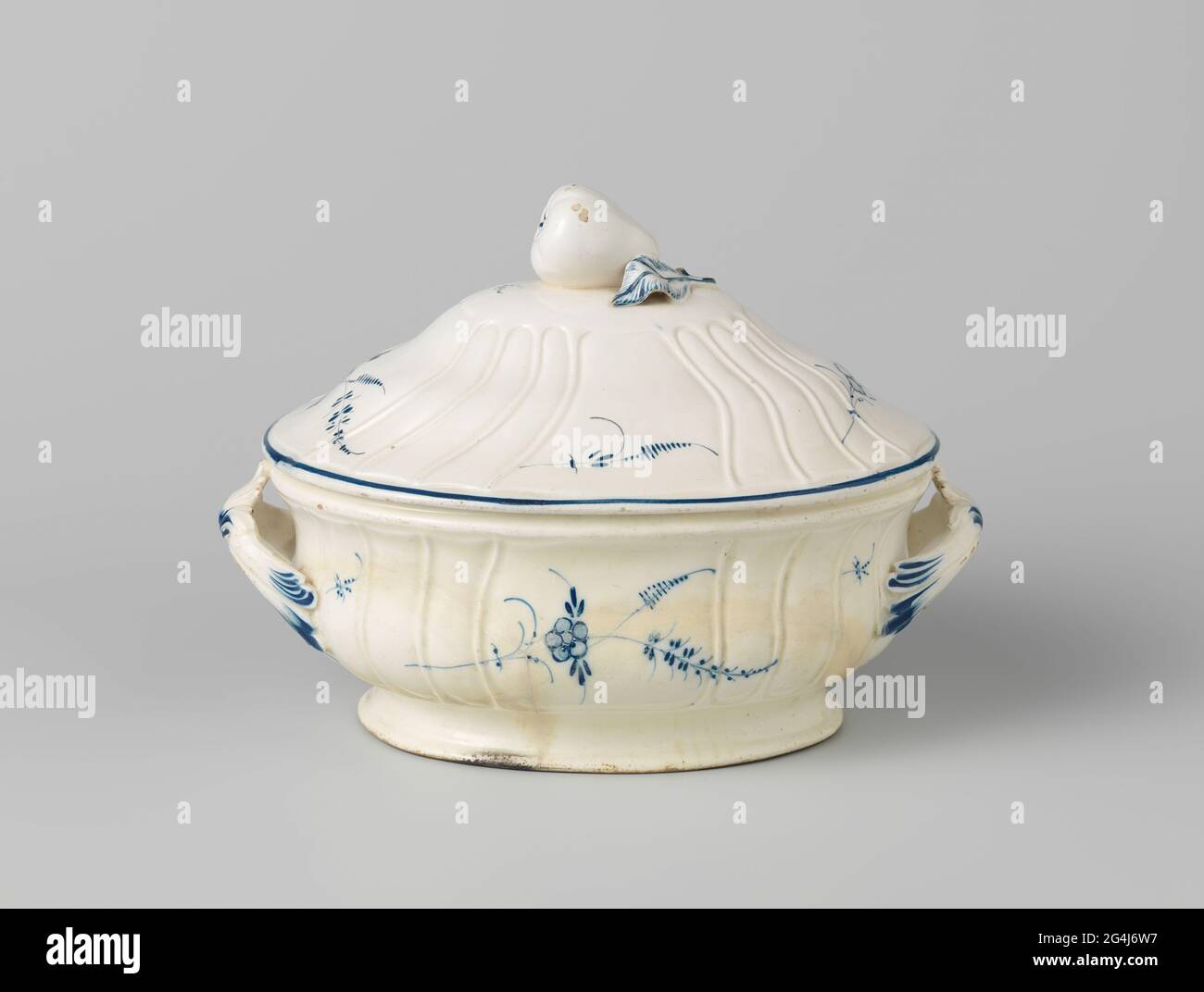 Terrine of English Hardy Pottery, Boch Faience Fine. Terrine, half spherical of hardbaked