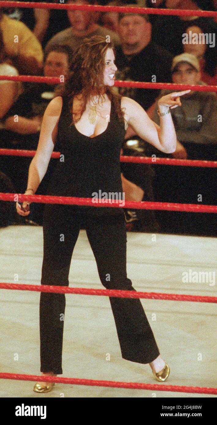 Stephanie Mcmahon High Resolution Stock Photography and Images - Alamy