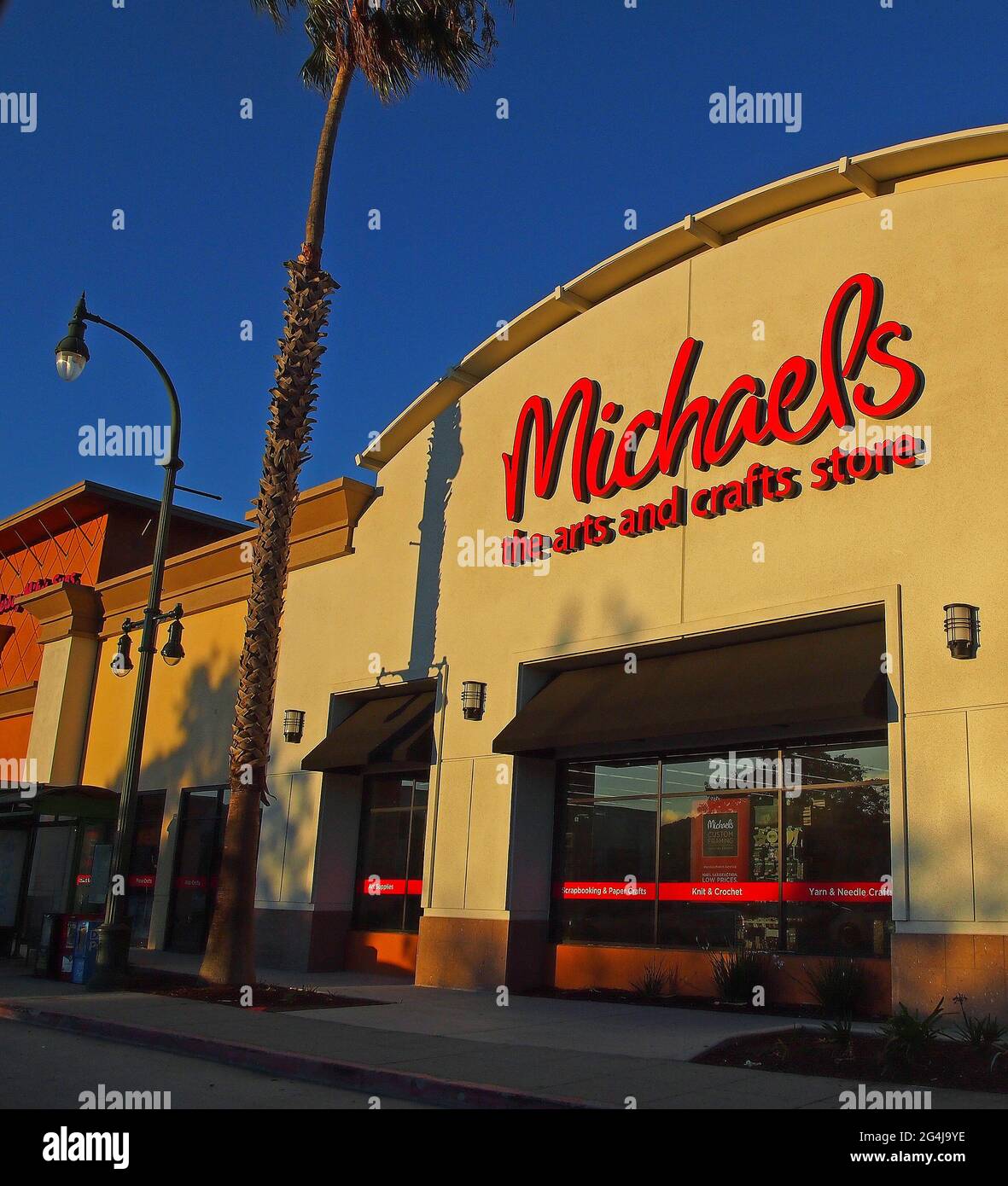 Michaels stores hi-res stock photography and images - Alamy