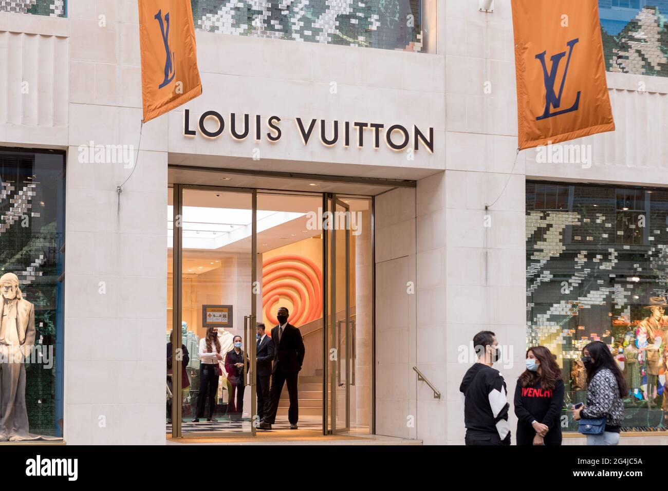Louis Vuitton opens renovated store in Sloane Street, London - The