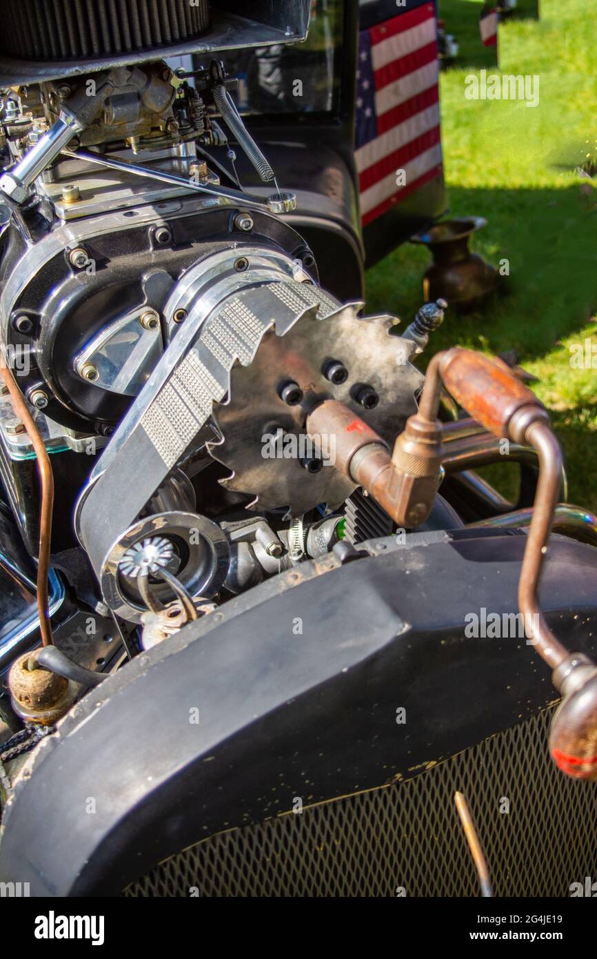 Vertical closeup shot engine hi-res stock photography and images - Alamy