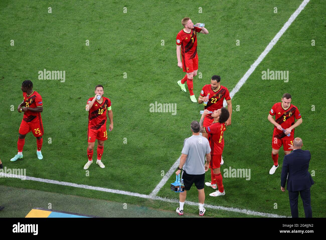 Saint Petersburg, Russia. 21st June, 2021. Jeremy Doku (25), Eden Hazard (10), Kevin De Bruyne (7), Nacer Chadli (22), Axel Witsel (6), and Thomas Vermaelen (3) of Belgium are seen during the European championship EURO 2020 between Belgium and Finland at Gazprom Arena.(Final Score; Finland 0:2 Belgium). Credit: SOPA Images Limited/Alamy Live News Stock Photo