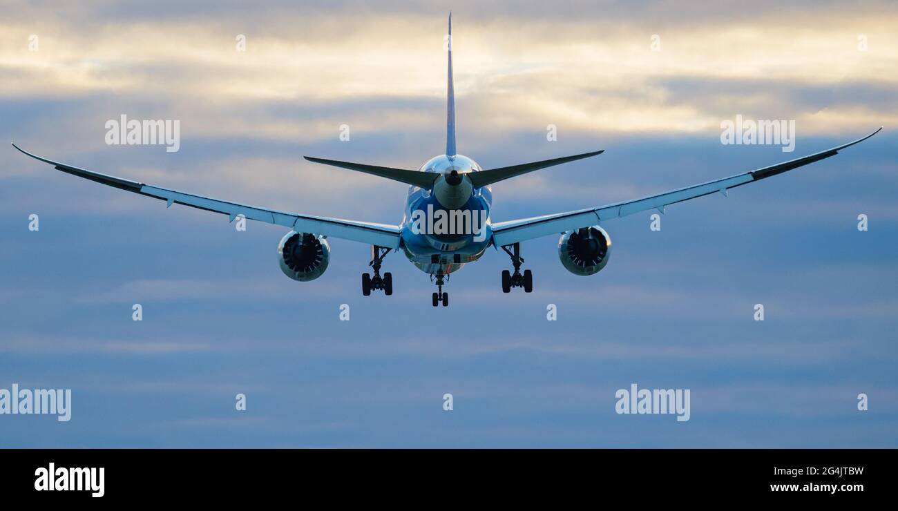 Richmond, British Columbia, Canada. 19th June, 2021. A China Southern Airlines Boeing 787 Dreamliner jet lands at Vancouver International Airport. Credit: Bayne Stanley/ZUMA Wire/Alamy Live News Stock Photo