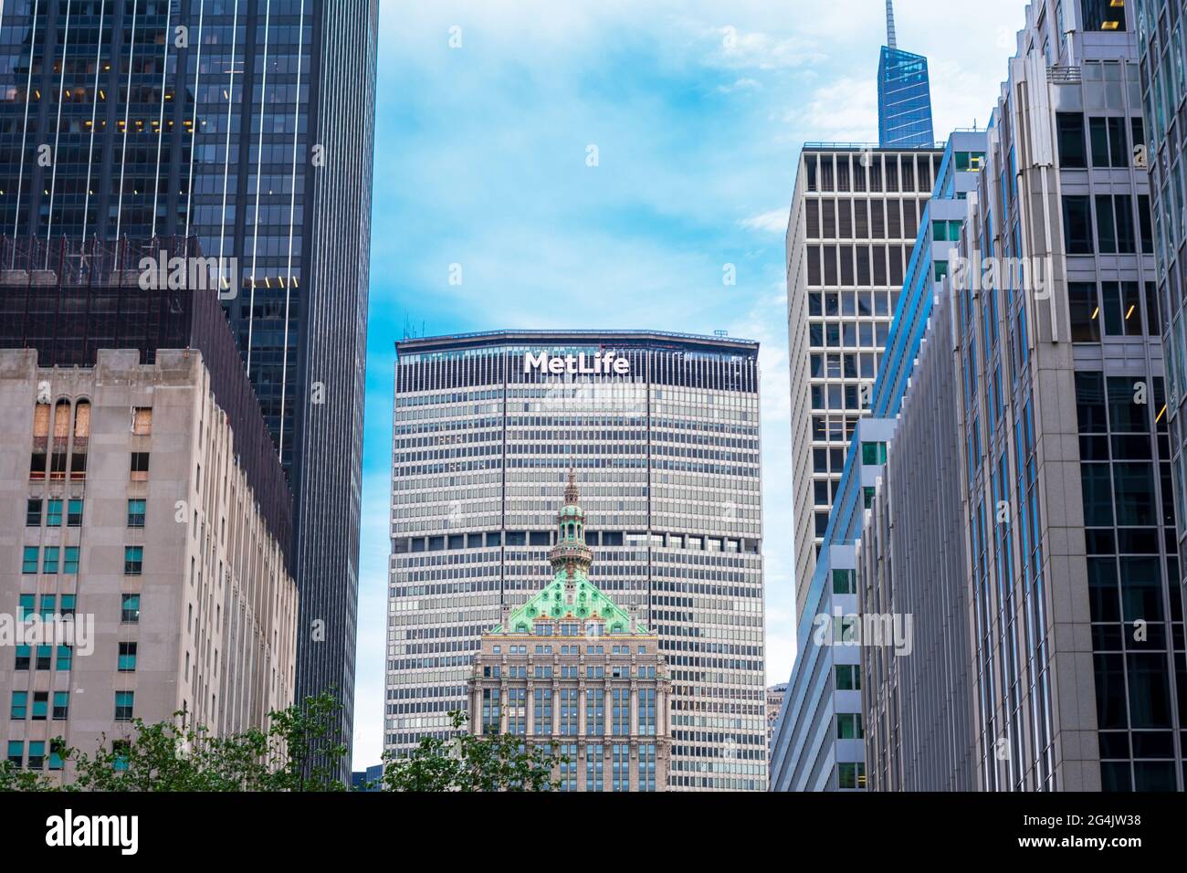 MetLife Building exterior above Grand Central Terminal in Midtown Manhattan - New York, USA - 2021 Stock Photo