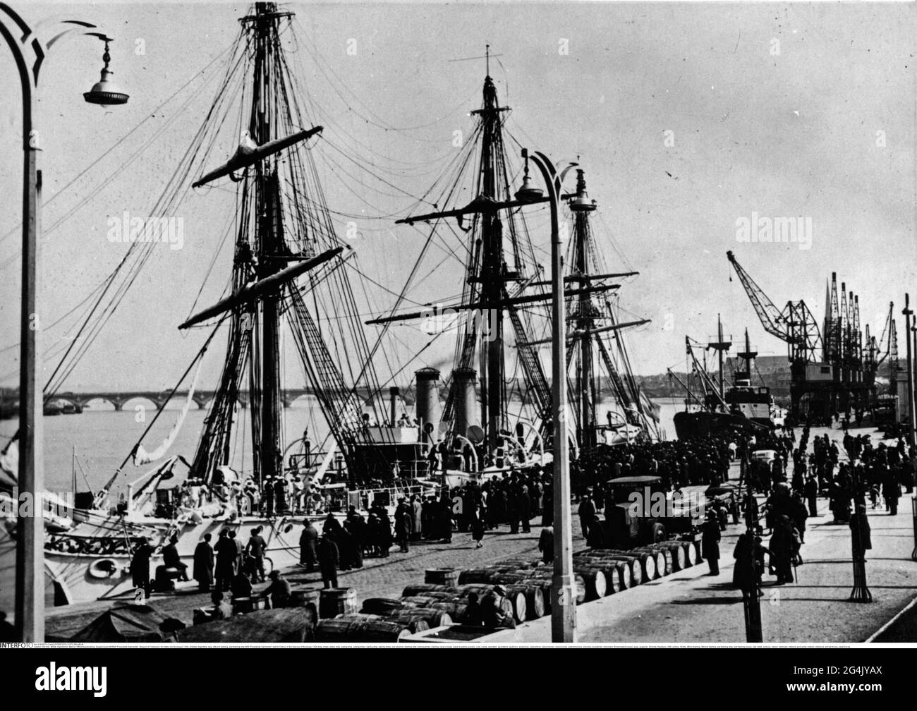 military, Argentina, navy, officer's training, sail training ship ARA 'Presidente Sarmiento', ADDITIONAL-RIGHTS-CLEARANCE-INFO-NOT-AVAILABLE Stock Photo
