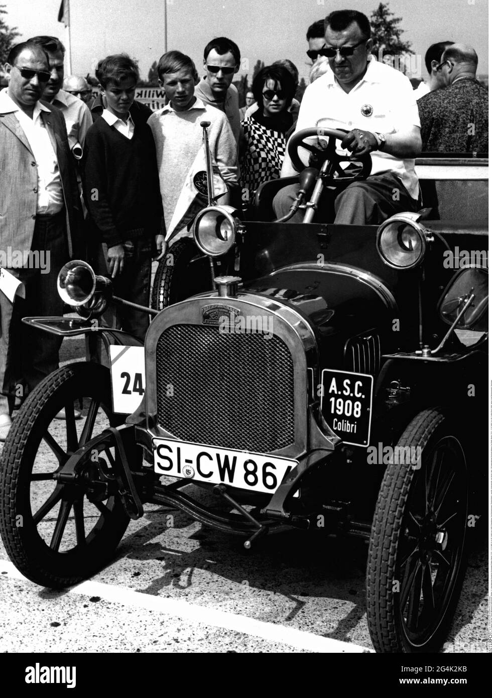 sports, motorsports, car racing, rally, 11th International German Antique Car Rally, Berlin, ADDITIONAL-RIGHTS-CLEARANCE-INFO-NOT-AVAILABLE Stock Photo