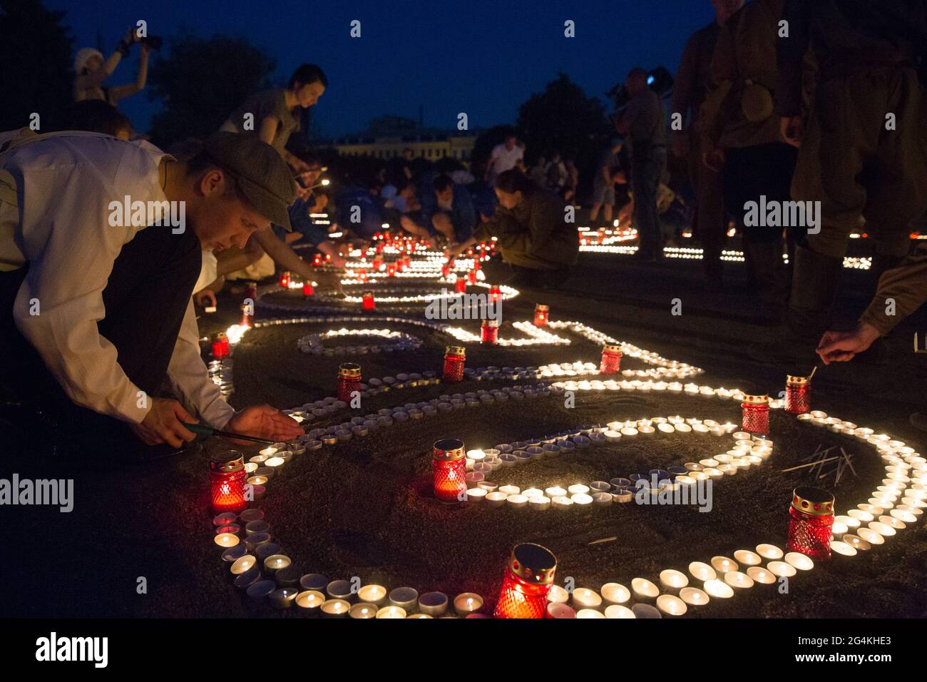 St. Petersburg, Russia. 22nd June, 2021. People take part in a memorial ceremony marking the 80th anniversary of the start of the Great Patriotic War (1941-1945) in St. Petersburg, Russia, June 22, 2021. Credit: Irina Motina/Xinhua/Alamy Live News Stock Photo