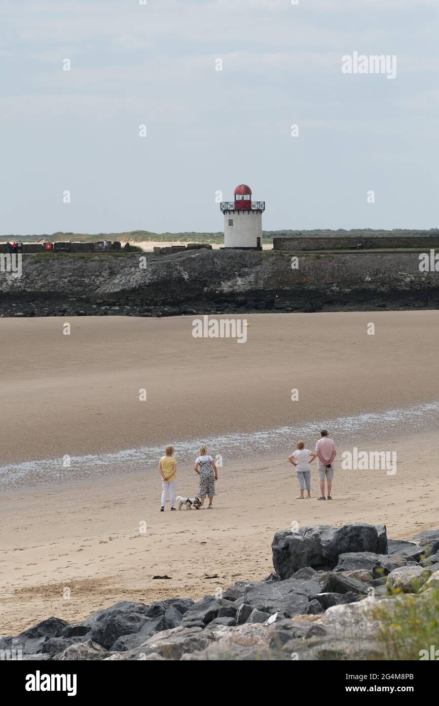 Warm sunny spells hires stock photography and images Alamy