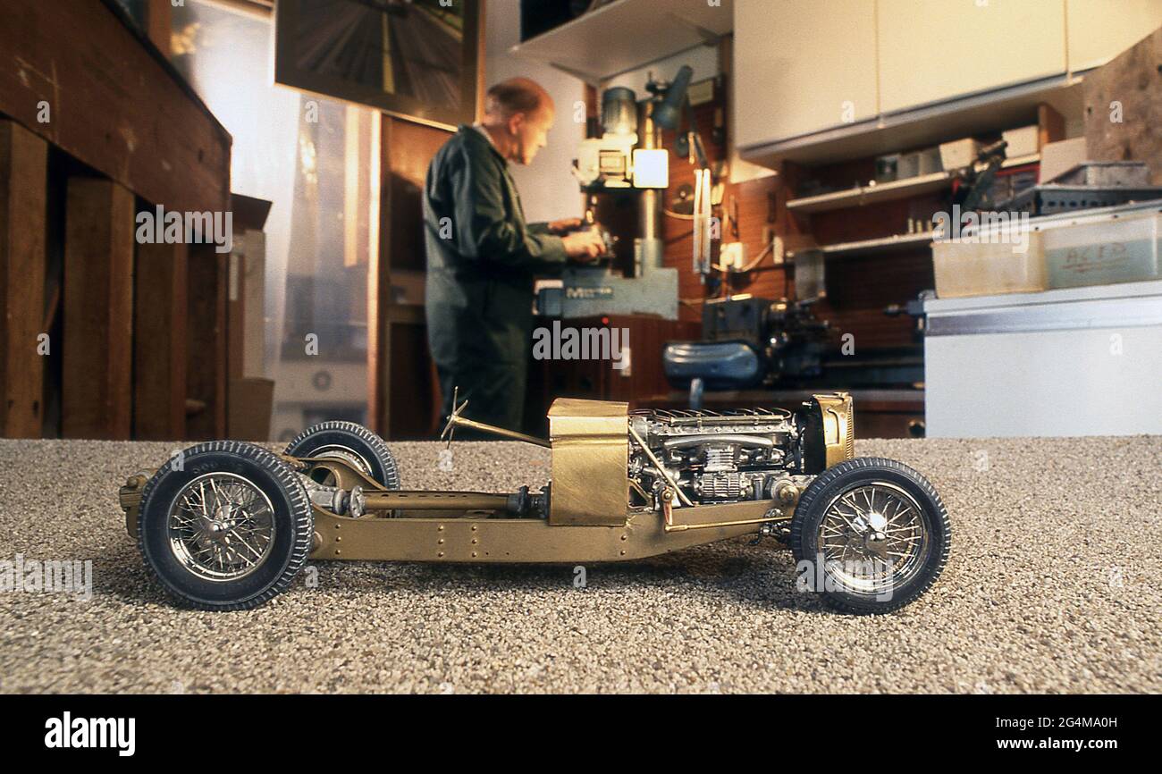 Gerald Wingrove MBE expert model maker Stock Photo Alamy