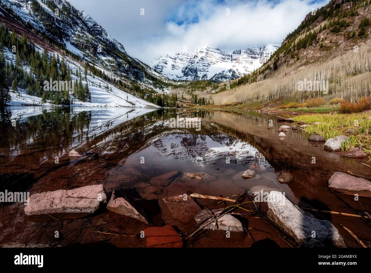 Rocky mountain reflection in hi-res stock photography and images - Alamy
