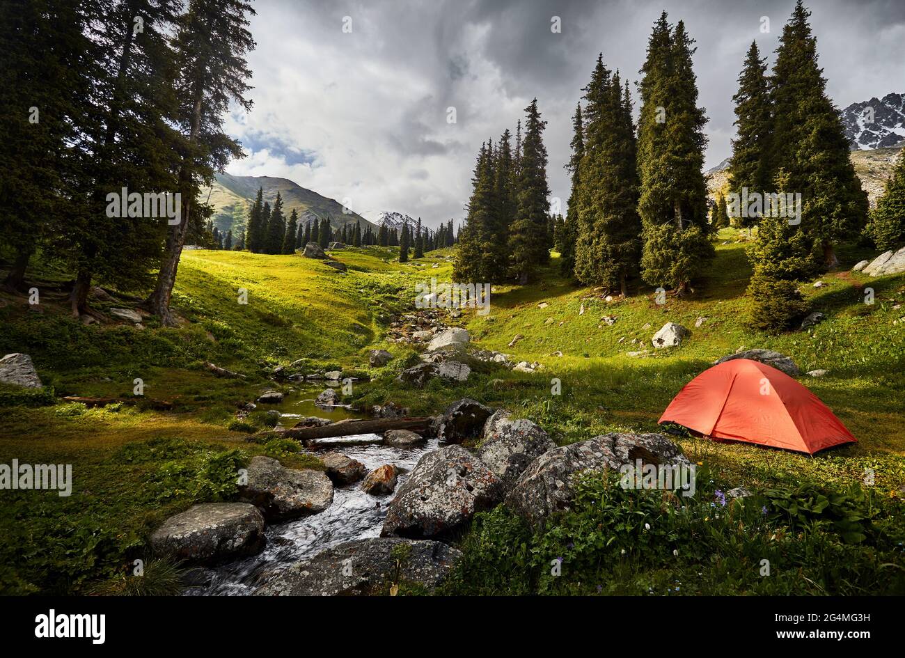 Tent river trail hi-res stock photography and images - Alamy
