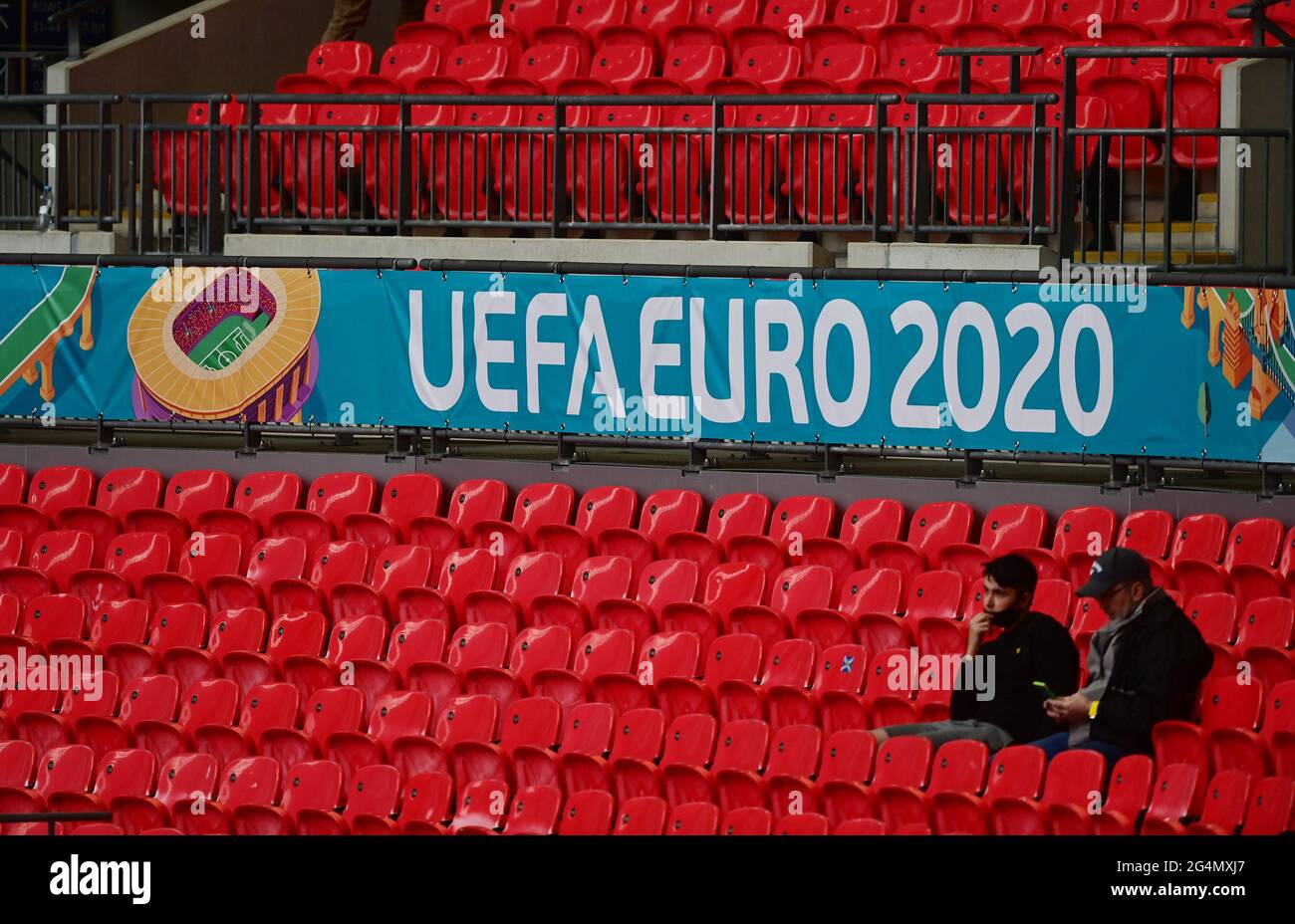 Soccer Football - Euro 2020 - Group D - Czech Republic v England - Wembley Stadium, London, Britain - June 22, 2021 General view of fans inside the stadium before the match Pool via REUTERS/Neil Hall Stock Photo