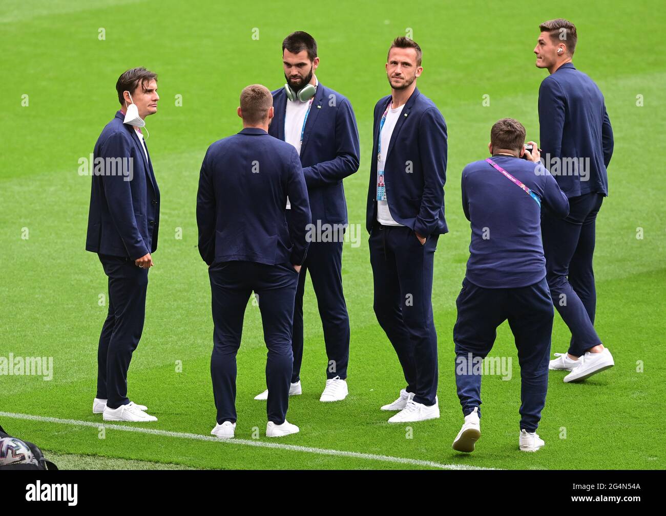 Soccer Football - Euro 2020 - Group D - Czech Republic v England - Wembley Stadium, London, Britain - June 22, 2021 Czech Republic players on the pitch before the match Pool via REUTERS/Neil Hall Stock Photo