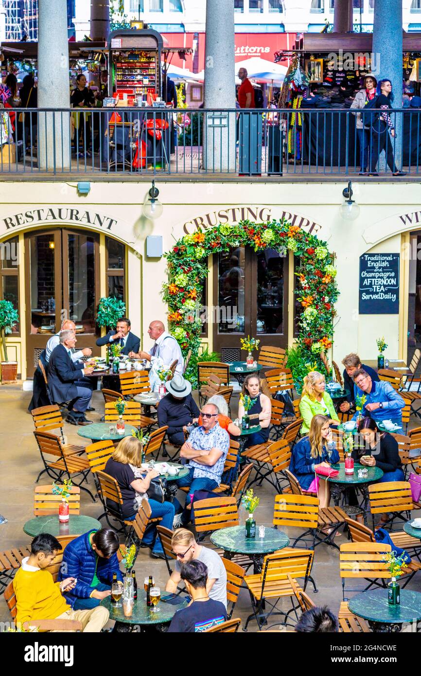 Crusting pipe restaurant hires stock photography and images Alamy