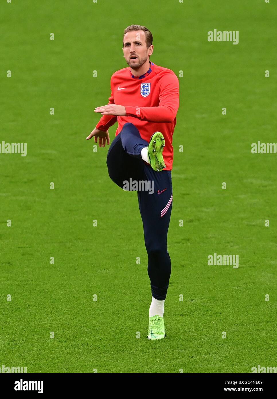 Soccer Football - Euro 2020 - Group D - Czech Republic v England - Wembley Stadium, London, Britain - June 22, 2021 England's Harry Kane during the warm up before the match Pool via REUTERS/Neil Hall Stock Photo