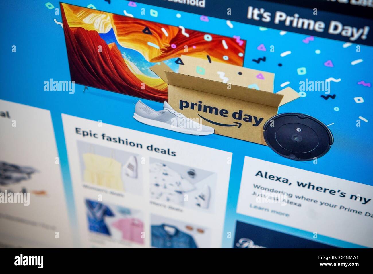 Amazon website screenshot hi-res stock photography and images - Alamy
