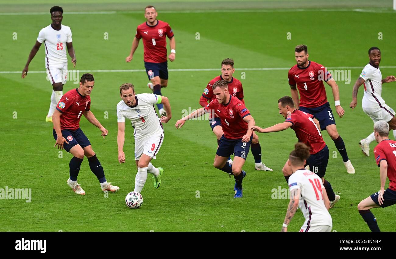 Soccer Football - Euro 2020 - Group D - Czech Republic v England - Wembley Stadium, London, Britain - June 22, 2021 England's Harry Kane in action with Czech Republic's Tomas Holes and Tomas Kalas Pool via REUTERS/Neil Hall Stock Photo