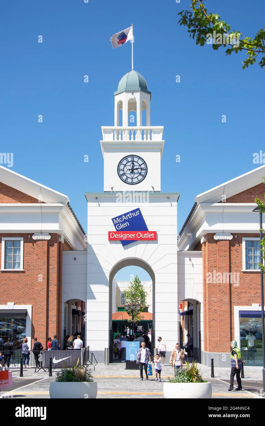 Mcarthur glen designer outlet hi-res stock photography and images - Alamy