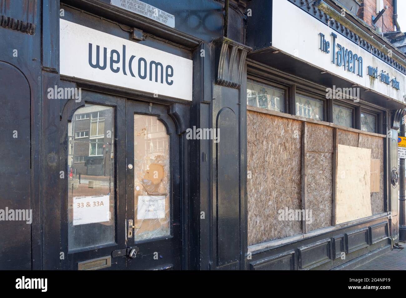 Closed down pub boarded up, Bridge Street, Stafford, Staffordshire, England, United Kingdom Stock Photo