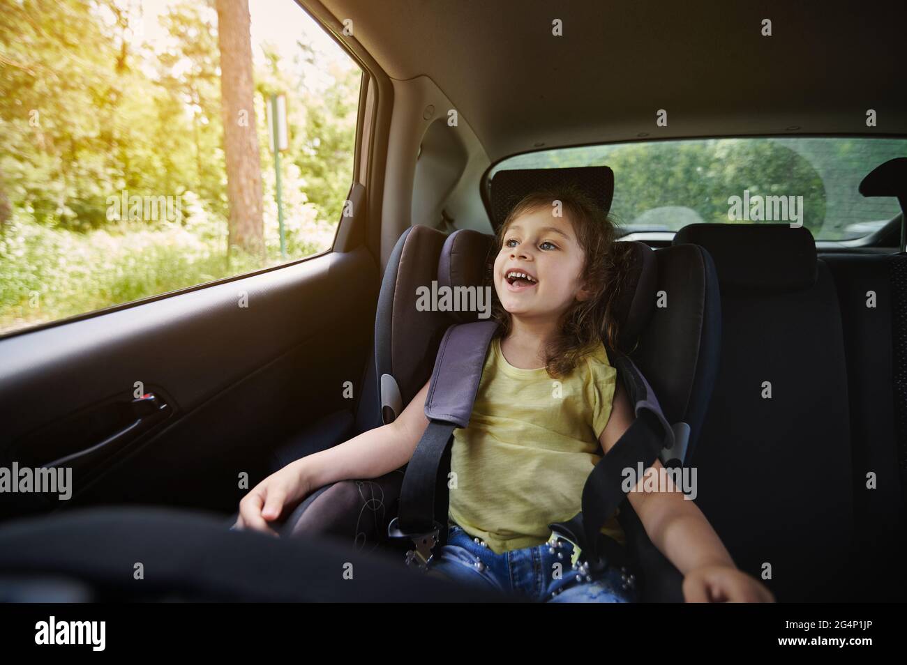 Children wearing safety harness hi-res stock photography and images - Alamy