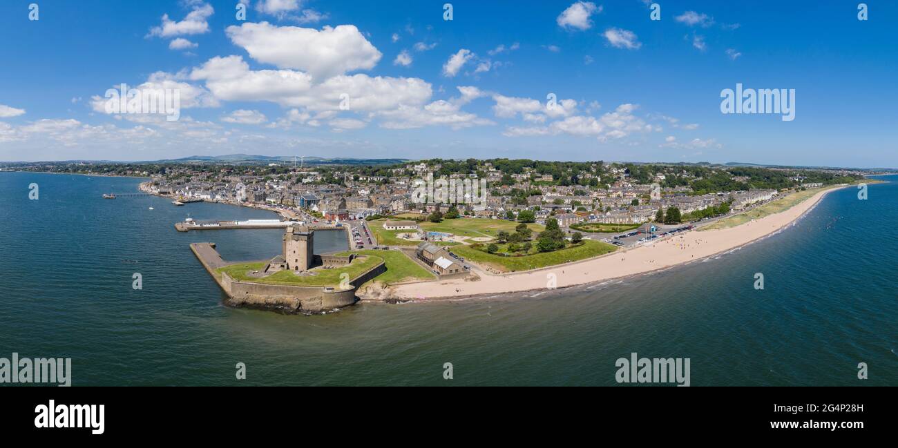 Elevated view of Broughty Ferry and Broughty Castle Stock Photo Alamy
