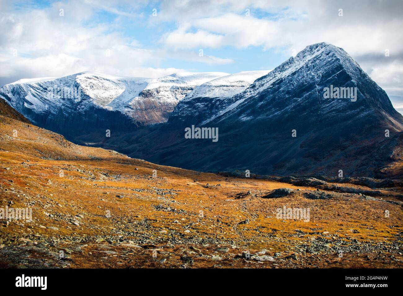 Kungsleden trail, a shortcut between Salka cottage and Kebnekaise Mountain Station, Lapland, Sweden, early autumn 2020 Stock Photo