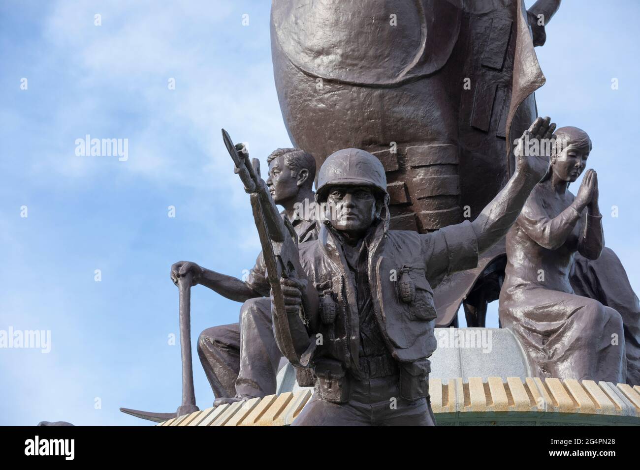 Korean war memorial statue in Seoul National Cemetery Stock Photo Alamy