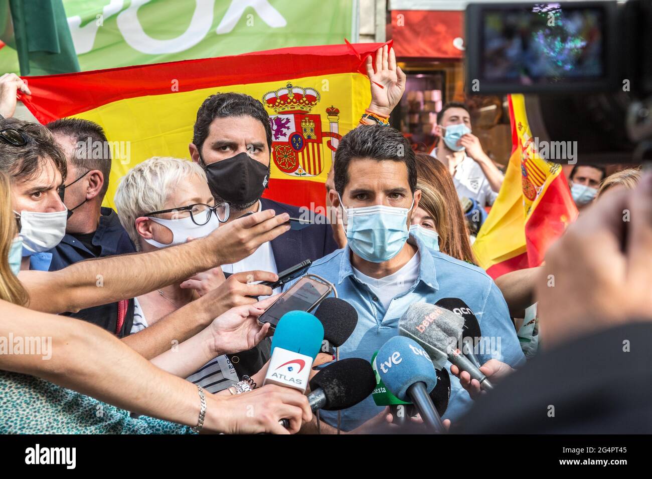 Barcelona, Spain. 22nd June, 2021. Nacho Martin Blanco, Deputy in the Parliament of Catalonia speaks to press during the demonstration.The Spanish far-right party, Vox, together with the political party, Ciudadanos, have called a demonstration in Barcelona's Artos Square, a regular place for far-right rallies, against the President of the Spanish Government, Pedro Sanchez, for the decision to pardon the prisoners Catalan independence politicians. (Photo by Thiago Prudencio/SOPA Images/Sipa USA) Credit: Sipa USA/Alamy Live News Stock Photo