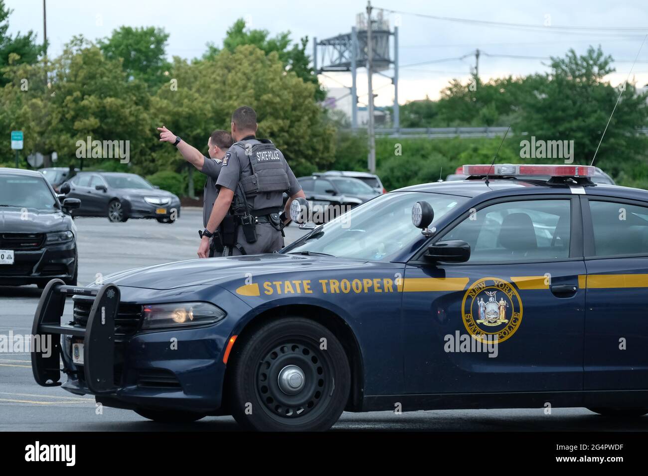 Middletown, United States. 22nd June, 2021. Police officers respond to ...