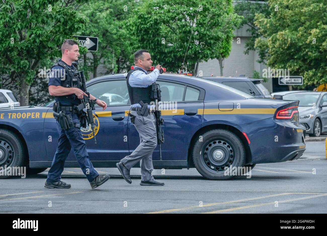 Middletown, United States. 22nd June, 2021. Police officers respond to ...