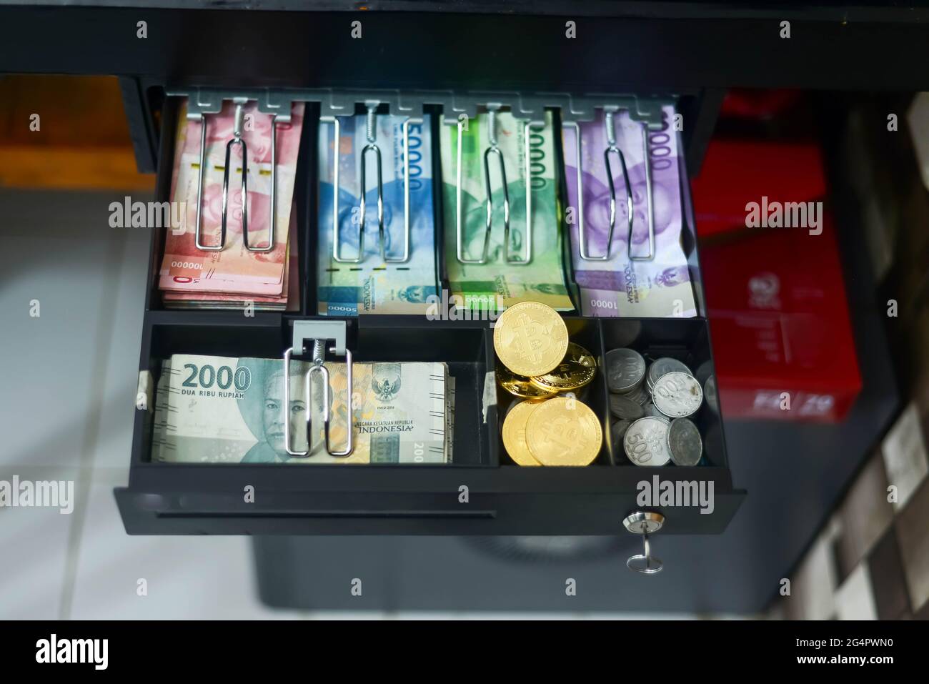 Indonesian rupiah cash sign hires stock photography and images Alamy