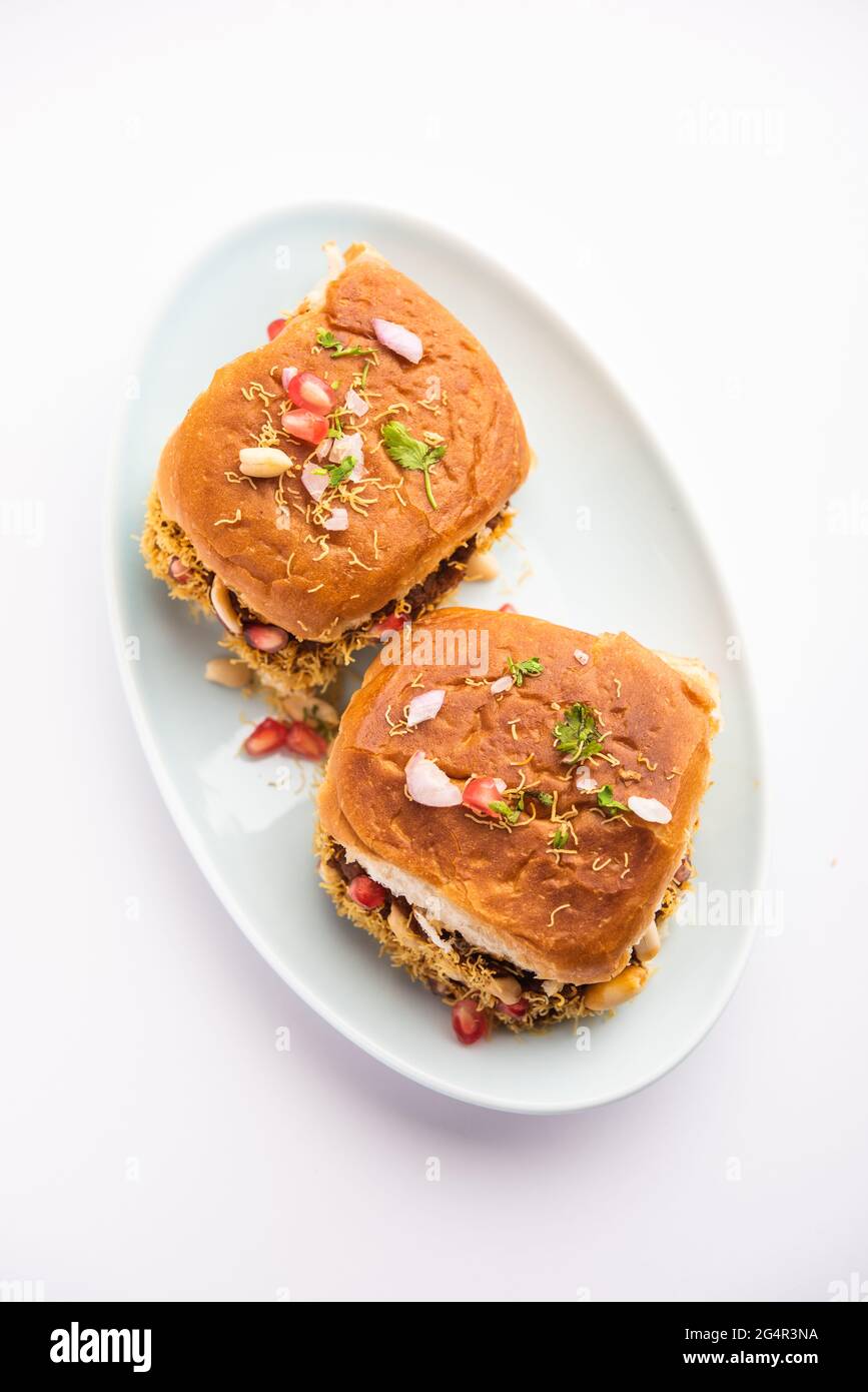 Dabeli, kutchi dabeli or double roti is a popular snack food of India, originating in the Kutch or Kachchh region of Gujarat Stock Photo