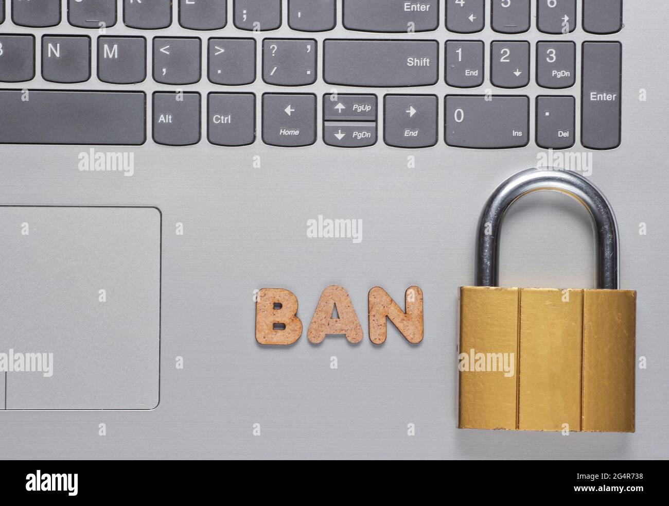 Laptop prohibition sign hi-res stock photography and images - Alamy