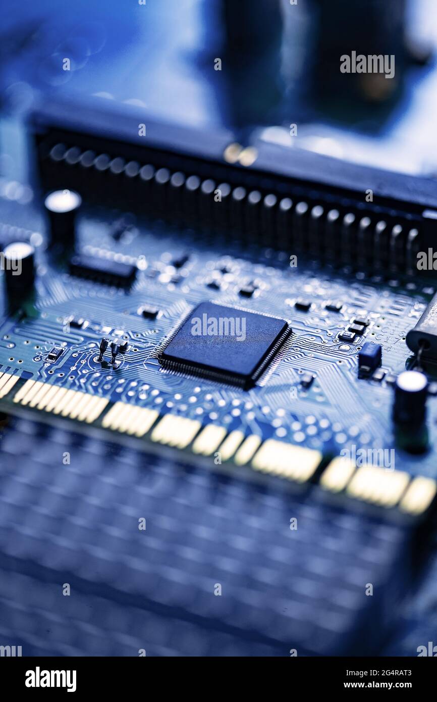 Large computer chip hi-res stock photography and images - Alamy