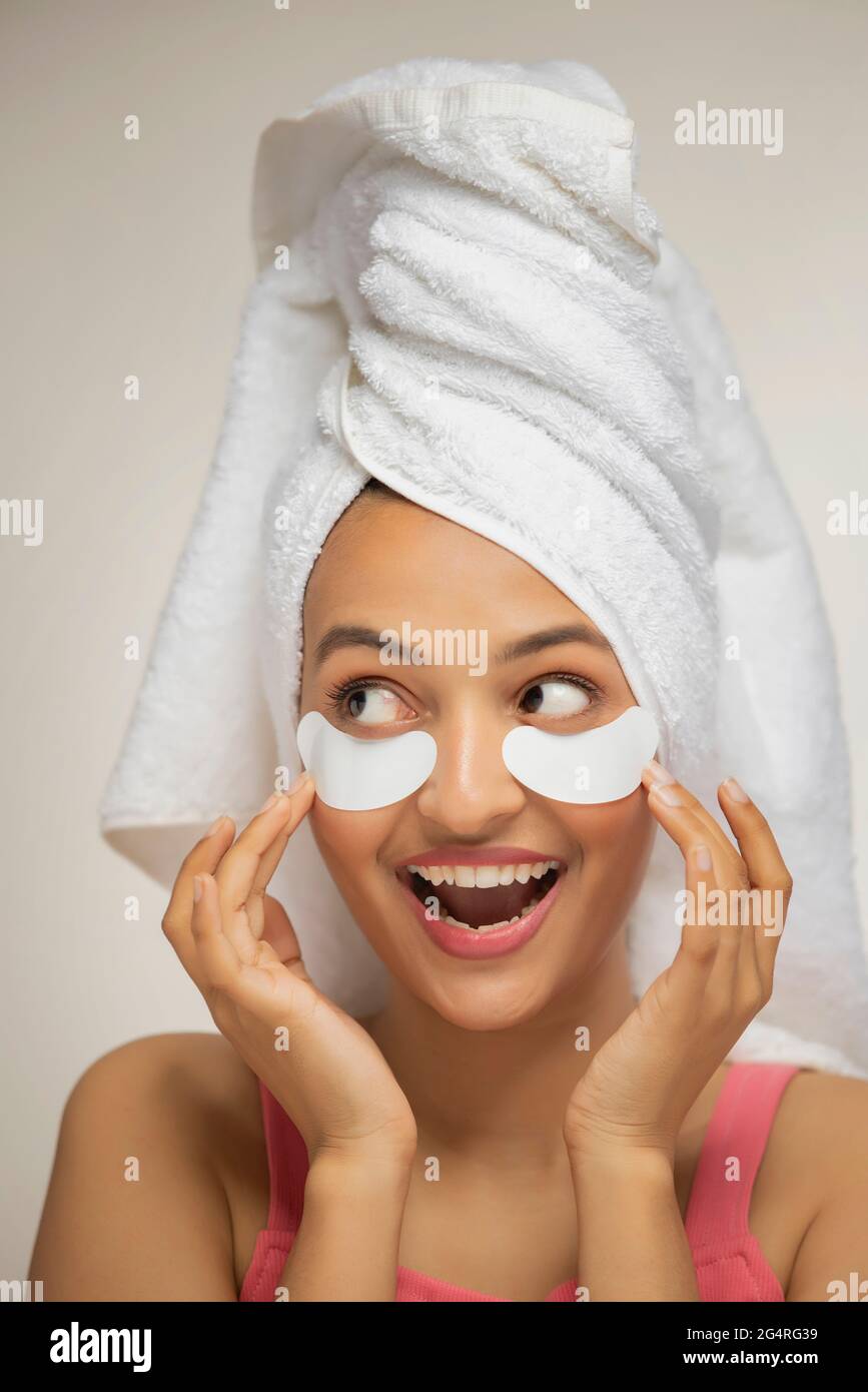 Patch on one eye hi-res stock photography and images - Alamy