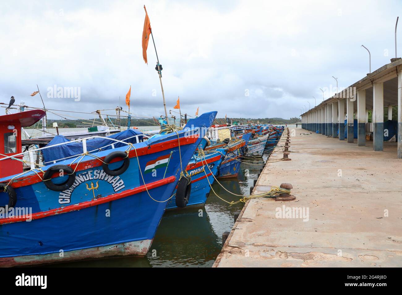Asia boat jetty hi-res stock photography and images - Page 7 - Alamy