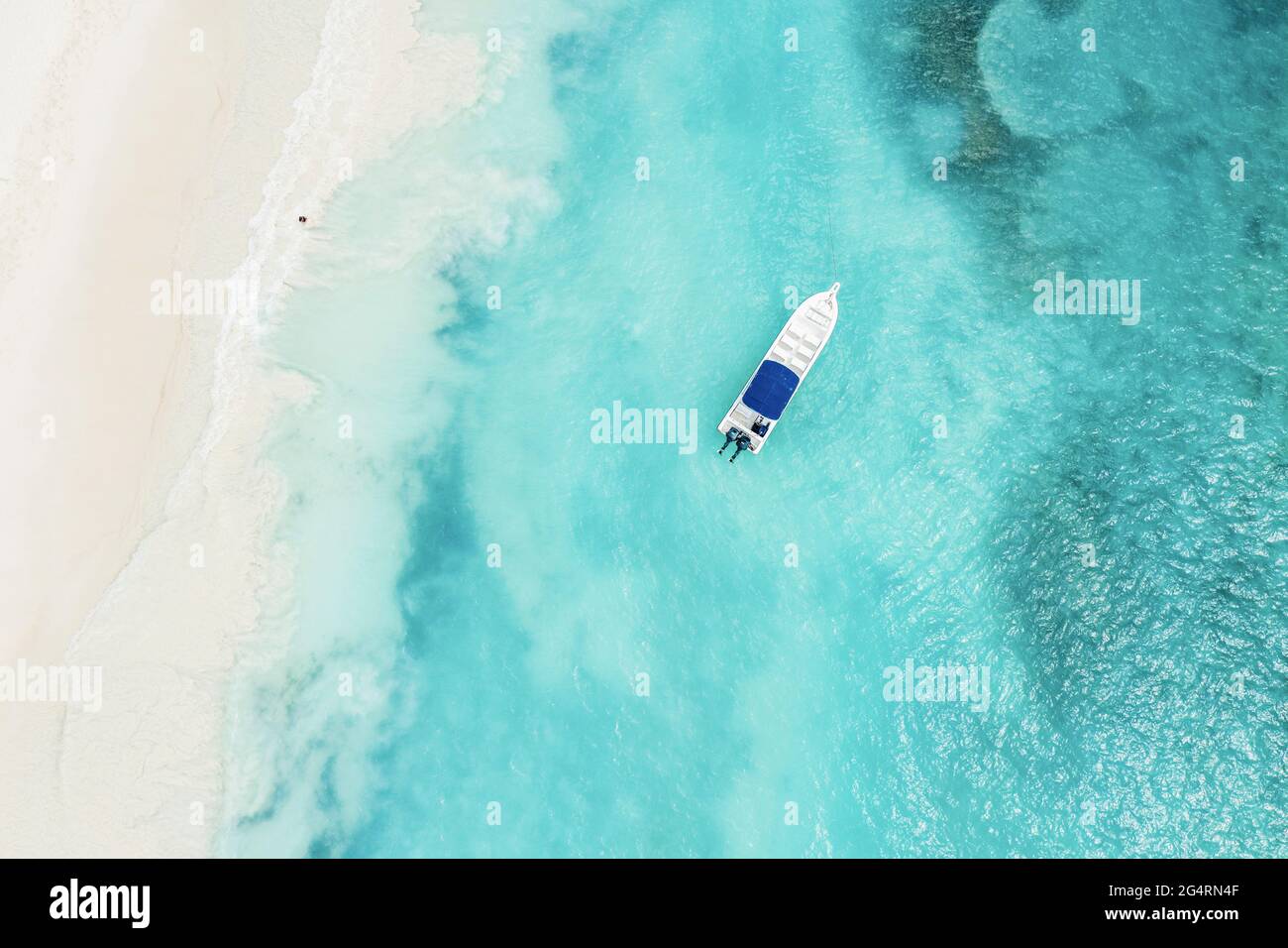 Tropical carribbean beach Stock Photo - Alamy