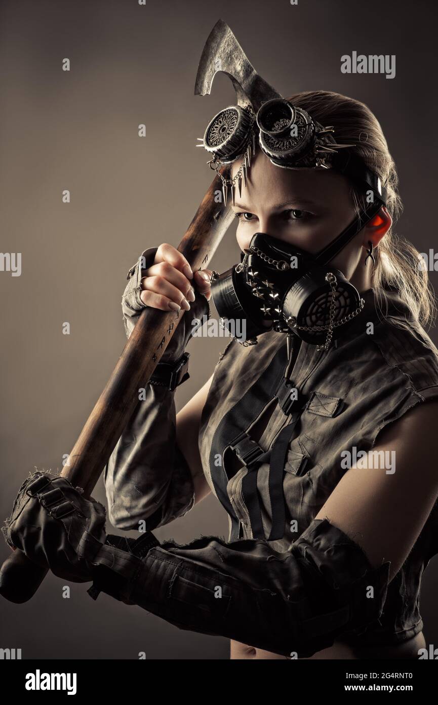 Woman wearing camouflage military uniform hi-res stock photography and ...
