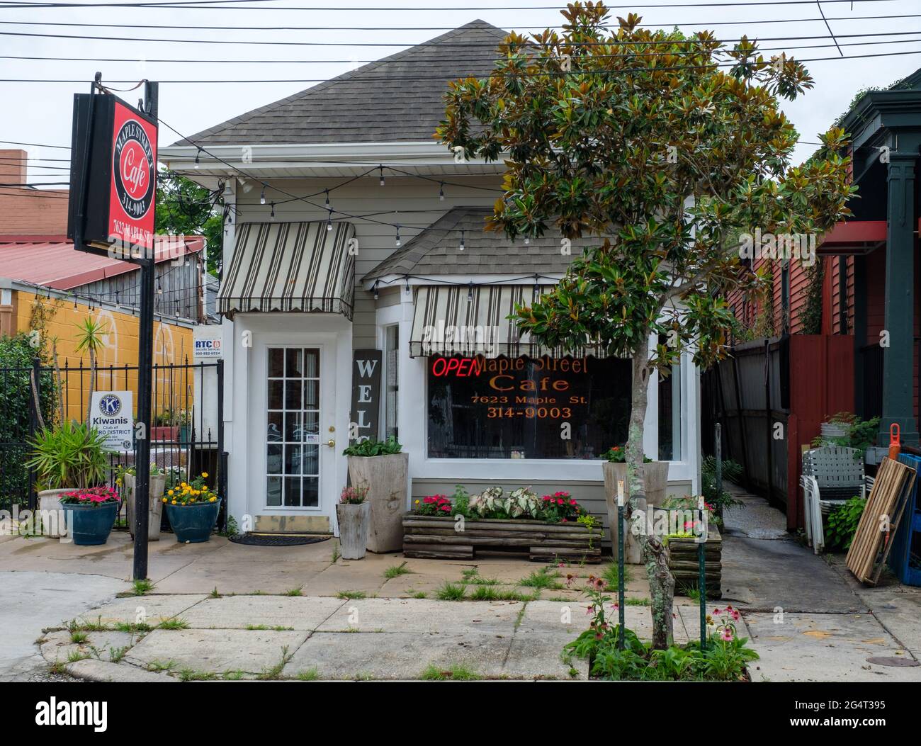 NEW ORLEANS, LA, USA - JUNE 22, 2021: Maple Street Cafe in Uptown neighborhood Stock Photo